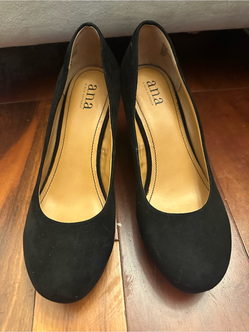 a.n.a Black Suede Round-Toe Pumps
